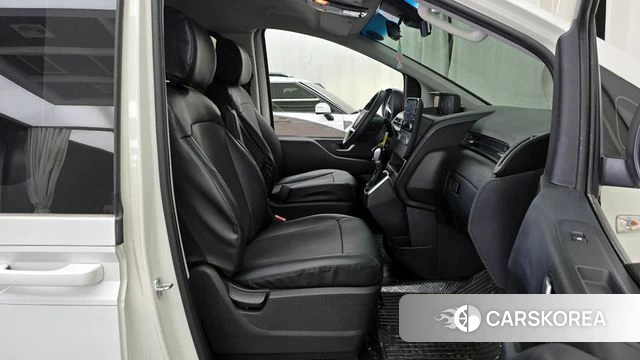 Hyundai Staria 2022 Белый из Кореи, фото 2