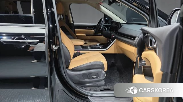 Kia Carnival 4th generation 2023 Черный из Кореи, фото 2