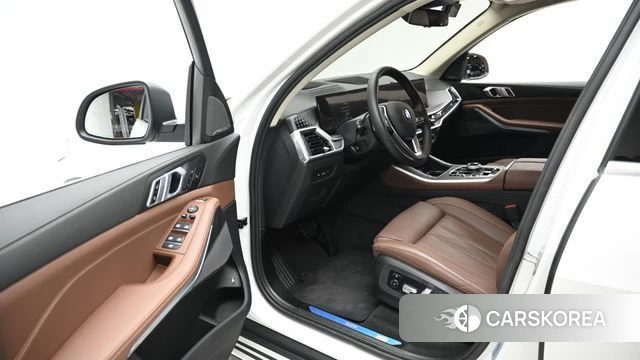 BMW X5 (G05) 2024 Белый из Кореи, фото 2