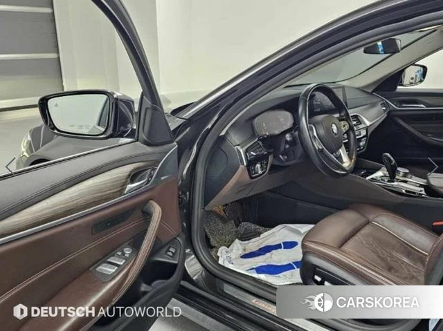 BMW 5 Series (G30) 2019 Серый из Кореи, фото 2