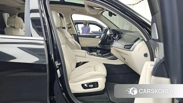 BMW X7 (G07) 2021 Черный из Кореи, фото 2