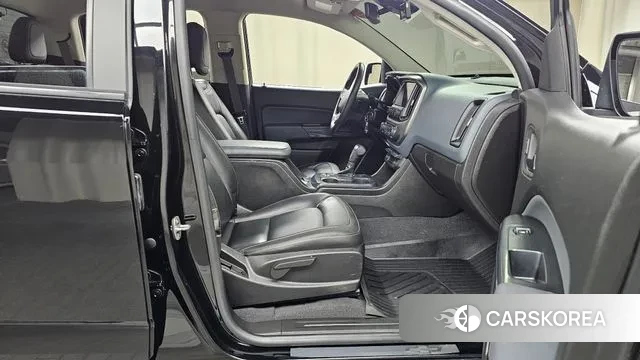 Chevrolet (GM Daewoo) Real New Colorado 2021 Черный из Кореи, фото 2