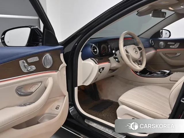 Mercedes-Benz E-Class W213 2018 Черный из Кореи, фото 2