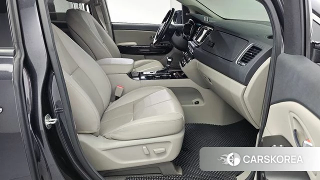 Kia The New Carnival 2018 Серый из Кореи, фото 2