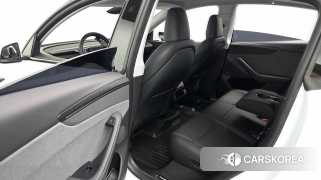 Tesla Model Y 2025 Белый из Кореи, фото 2