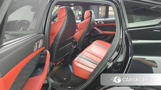 BMW X6M (G06) 2021 Черный из Кореи, фото 2