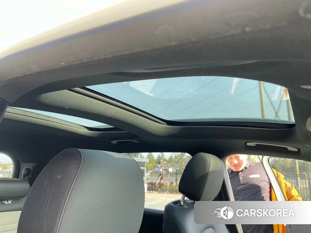 Mercedes-Benz GLB 2021 Белый из Китая, фото 2