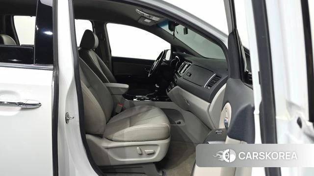 Kia The New Carnival 2019 Белый из Кореи, фото 2