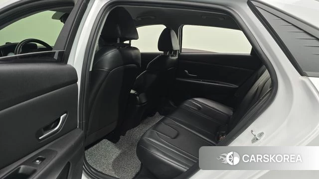 Hyundai Avante Hybrid (CN7) 2021 Белый из Кореи, фото 2