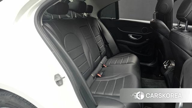 Mercedes-Benz C-Class W205 2018 Белый из Кореи, фото 2