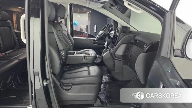 Hyundai Staria 2021 Черный из Кореи, фото 2