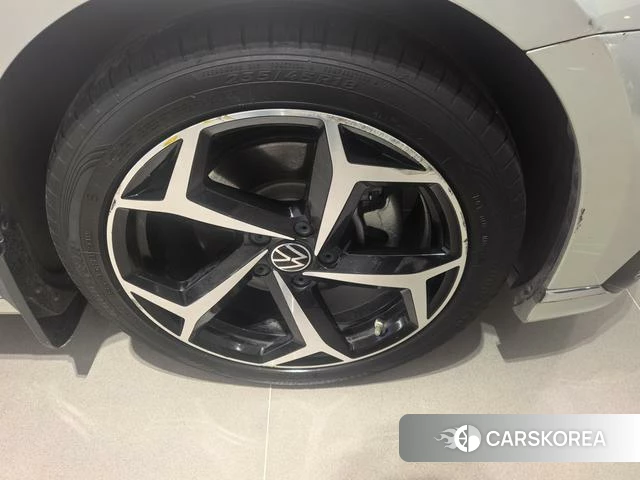 Volkswagen Magotan 2022 Серебристо-серый из Китая, фото 2