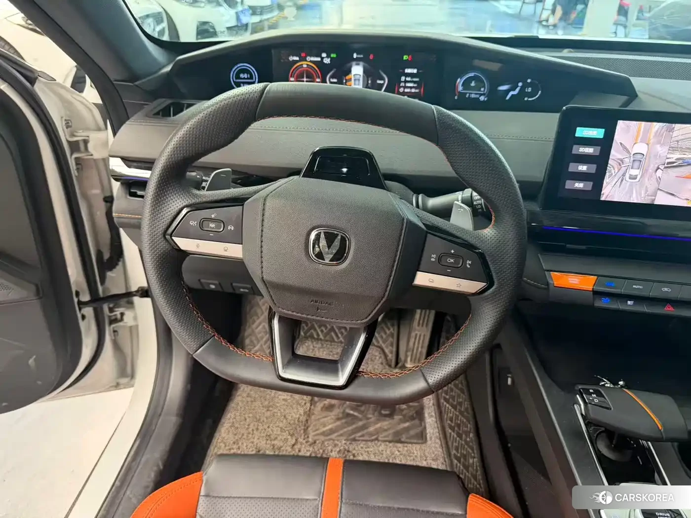 Chang'an UNI-V 2024 Белый из Китая, фото 2