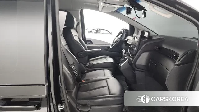 Hyundai Staria 2021 Черный из Кореи, фото 2