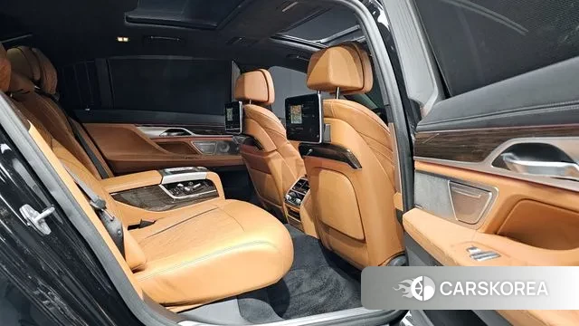 BMW 7 Series (G11) 2022 Черный из Кореи, фото 2