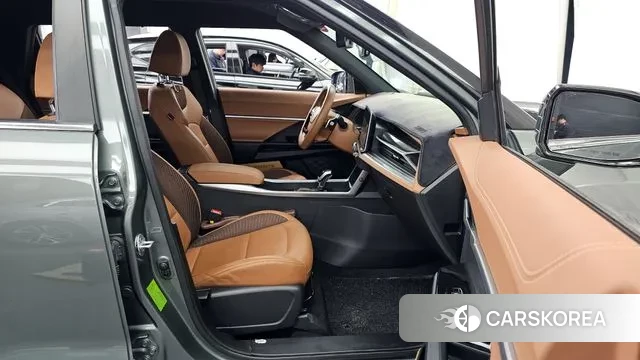 Ssangyong Torres 2022 Темно-зеленый из Кореи, фото 2