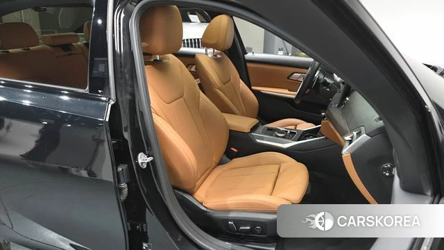 BMW 3 Series (G20) 2025 Черный из Кореи, фото 2