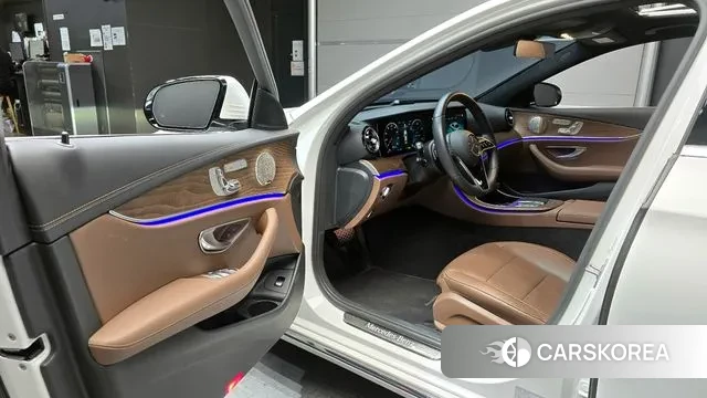 Mercedes-Benz E-Class W213 2023 Белый из Кореи, фото 2