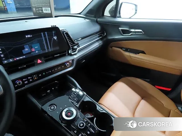 Kia Sportage 5th Generation 2023 Серебристо-серый из Кореи, фото 2