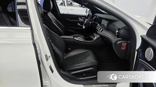 Mercedes-Benz E-Class W213 2022 Белый из Кореи, фото 2