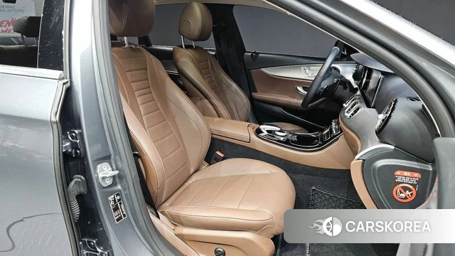 Mercedes-Benz E-Class W213 2018 Серый из Кореи, фото 2