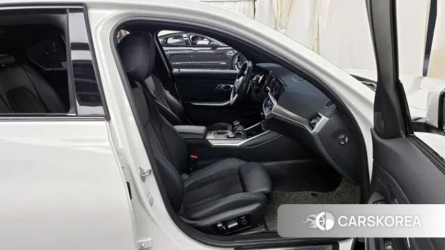 BMW 3 Series (G20) 2020 Белый из Кореи, фото 2