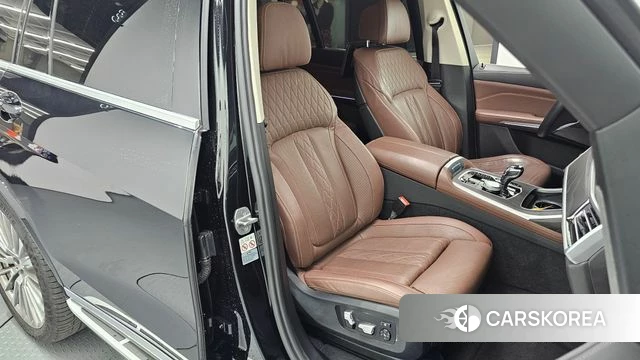 BMW X7 (G07) 2021 Черный из Кореи, фото 2