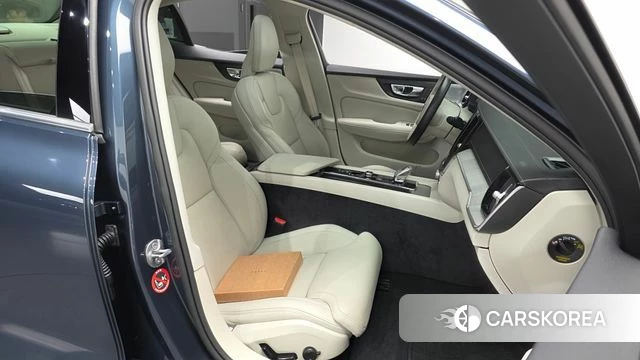 Volvo S60 3rd generation 2022 Синий из Кореи, фото 2