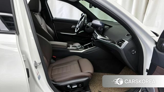 BMW 3 Series (G20) 2023 Белый из Кореи, фото 2