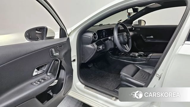 Mercedes-Benz A-Class W177 2019 Белый из Кореи, фото 2