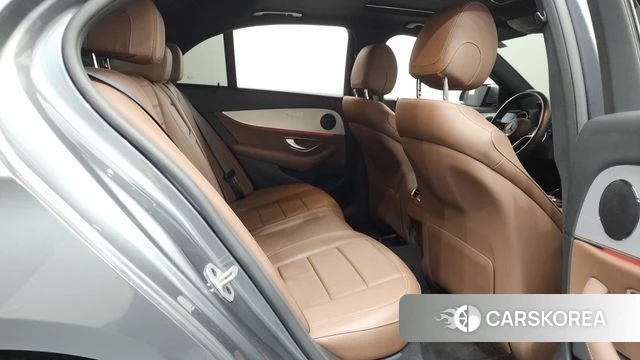 Mercedes-Benz E-Class W213 2021 Серый из Кореи, фото 2