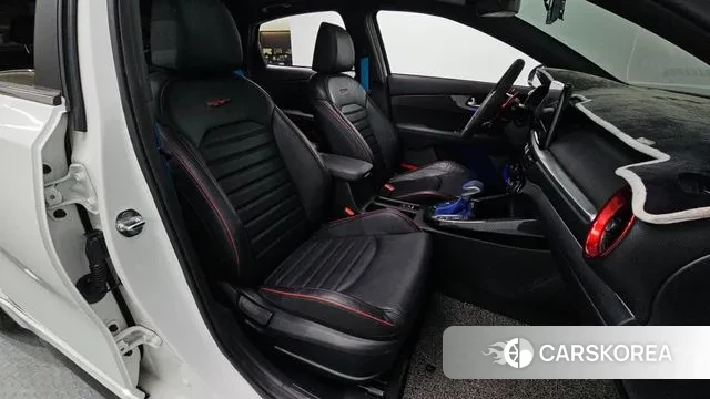 Kia The New K3 2nd generation 2021 Белый из Кореи, фото 2