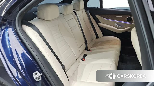 Mercedes-Benz E-Class W213 2021 Синий из Кореи, фото 2