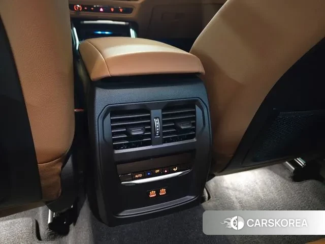 BMW 3 Series (G20) 2023 Светло-серебряный цвет из Кореи, фото 2