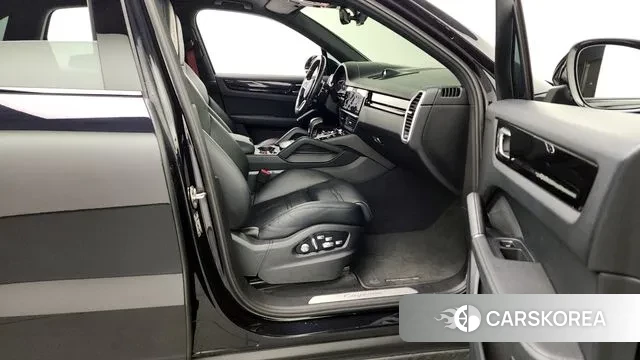 Porsche Cayenne (PO536) 2019 Черный из Кореи, фото 2