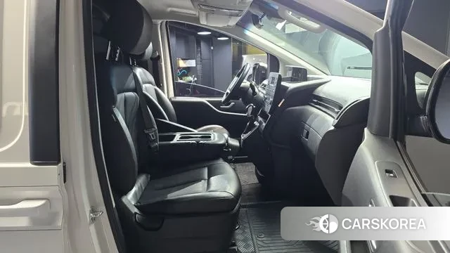 Hyundai Staria 2021 Белый из Кореи, фото 2