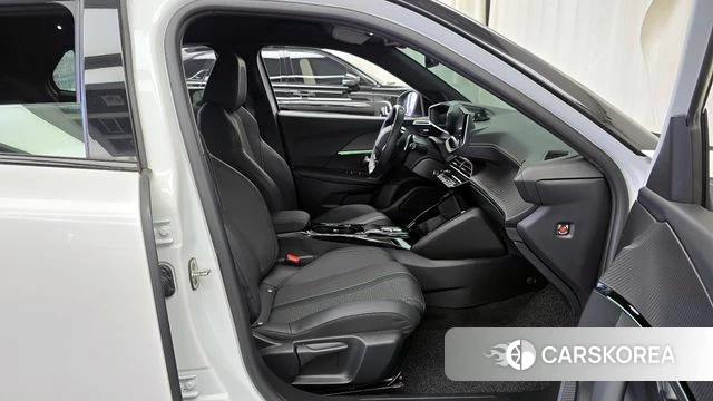 Peugeot 2008 Second generation 2023 Белый из Кореи, фото 2