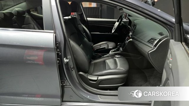 Hyundai Avante AD 2018 Серый из Кореи, фото 2