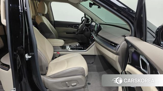 Kia Carnival 4th generation 2023 Черный из Кореи, фото 2