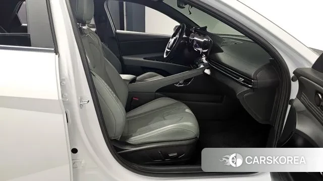 Hyundai The New Avante (CN7) 2023 Белый из Кореи, фото 2