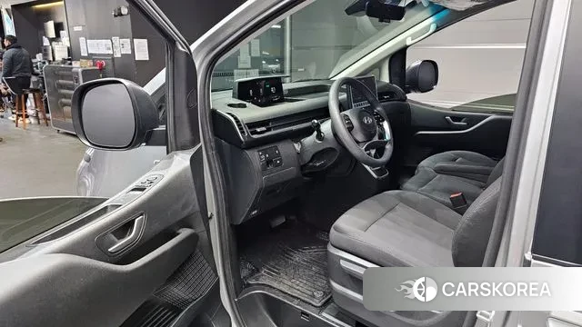 Hyundai Staria 2025 Серебряный из Кореи, фото 2