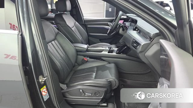 Audi e-Tron 2020 Серый из Кореи, фото 2