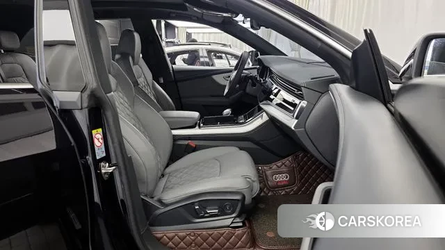 Audi Q8 (4M) 2021 Черный из Кореи, фото 2