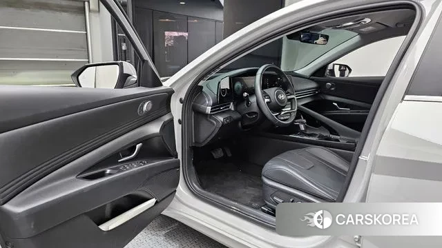 Hyundai The New Avante (CN7) 2023 Серебристо-серый из Кореи, фото 2