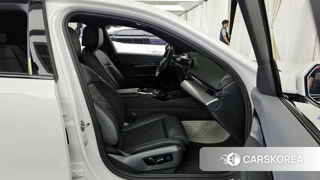 BMW i5 (G60) 2024 Белый из Кореи, фото 2