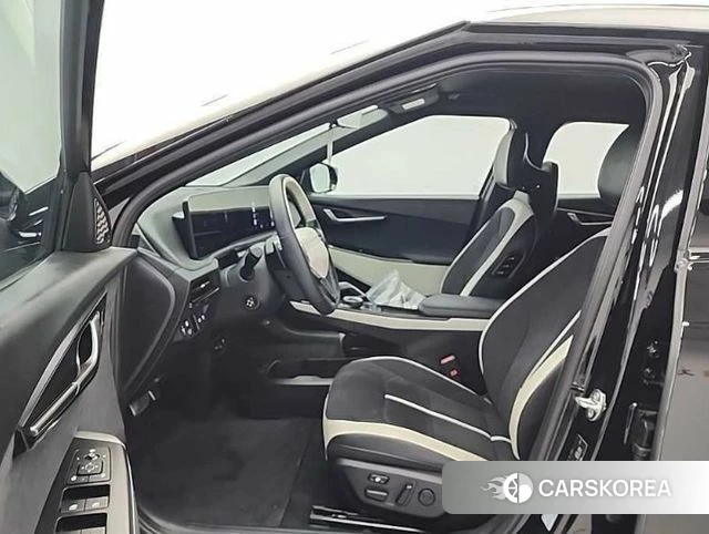 Kia EV6 2024 Черный из Кореи, фото 2
