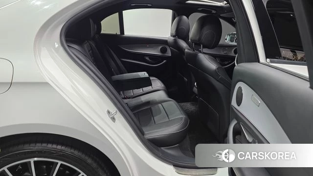 Mercedes-Benz E-Class W213 2021 Белый из Кореи, фото 2