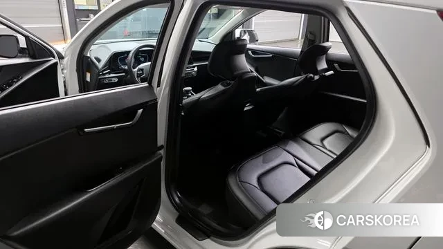 Kia Di Ol Nu Niro 2022 Белый из Кореи, фото 2