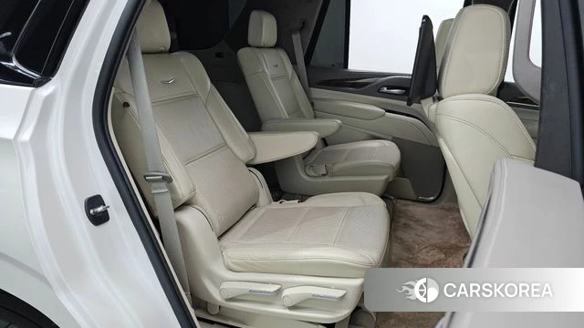 Cadillac Escalade 5th Generation 2021 Белый из Кореи, фото 2