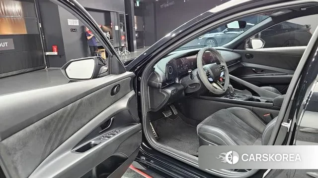 Hyundai The New Avante (CN7) 2024 Черный из Кореи, фото 2